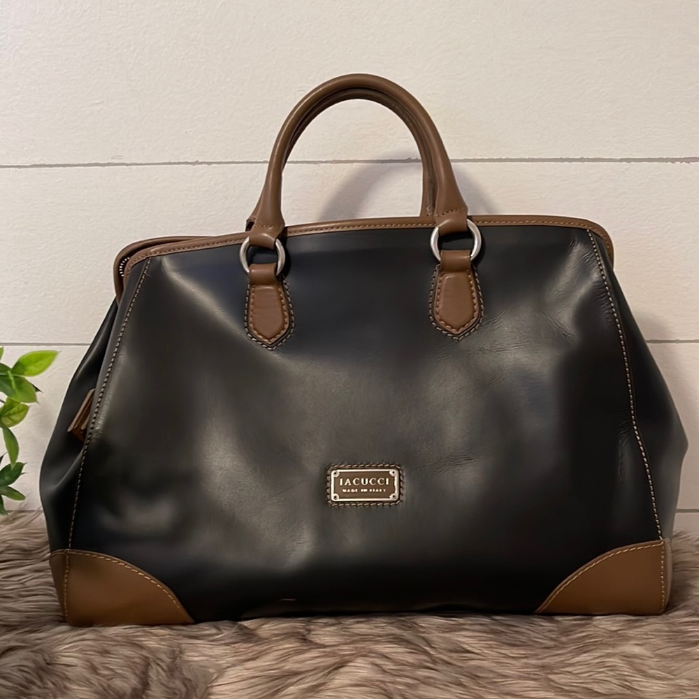 IACUCCI Two Tone Color Leather Handbag